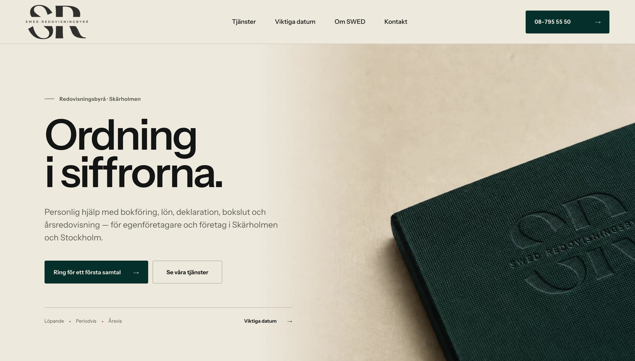 SWED Redovisningsbyrås nya webbgränssnitt med bevarad logotyp och en taktil materialhero
